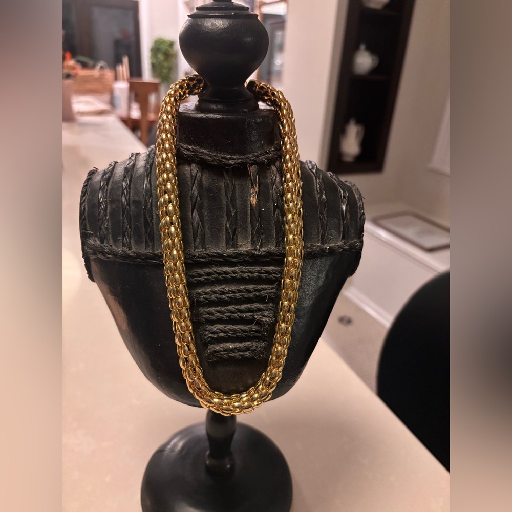 Elegant Gold Chain Necklace